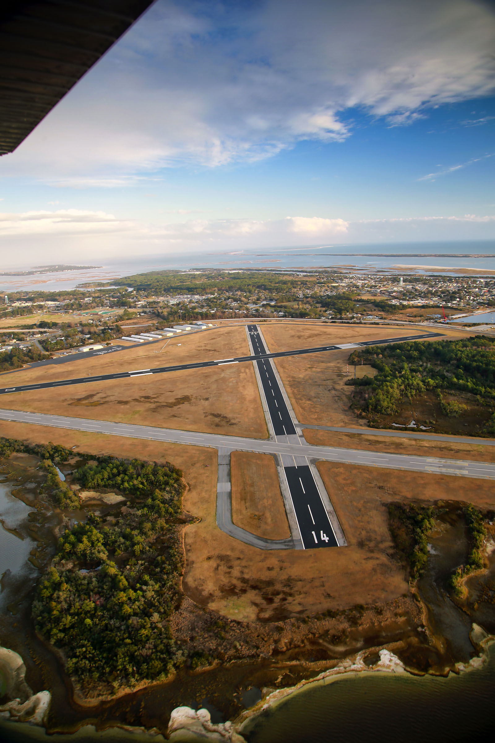 Beaufort’s Michael J. Smith Field (MRH) has multiplelong, wide runways.