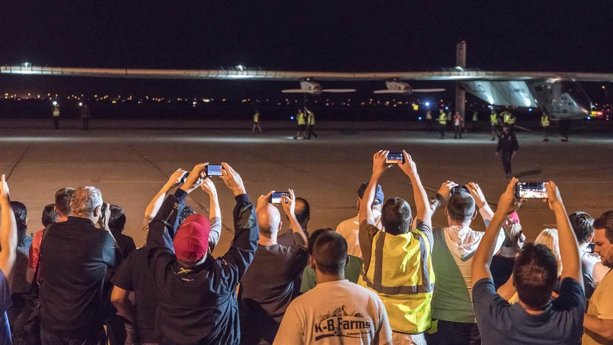 A crowd greets Solar Impulse 2 in Phoenix. Image courtesy of Solar Impulse.