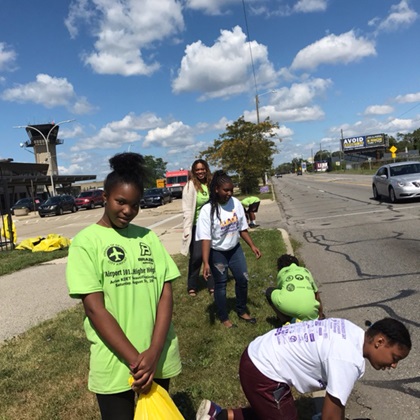 Airport beautification was a community activity at Detroit, Michigan’s Coleman A. Young Municipal Airport on Aug 5. Some 250 volunteers turned out for the “Arise KDET Beautification Day” project. Photo courtesy Michael Zabkiewicz.