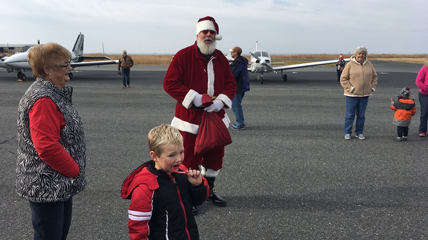 Santa arrives at Tangier Island for the Holly Run. Photo by Joe Kildea.