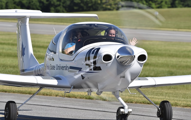 Indiana State University students taxi to the runway to begin the Air Race Classic in Frederick, Maryland. Photo by David Tulis.                                                       