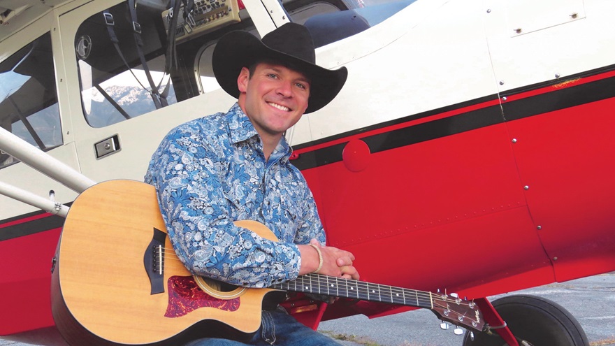 John Wayne Schulz—a flight instructor, cowboy, and horse trainer—will provide entertainment during the Barnstormers Party at AOPA’s Norman, Oklahoma, Fly-In on Friday evening, September 8. Photo by Tracie Border. 