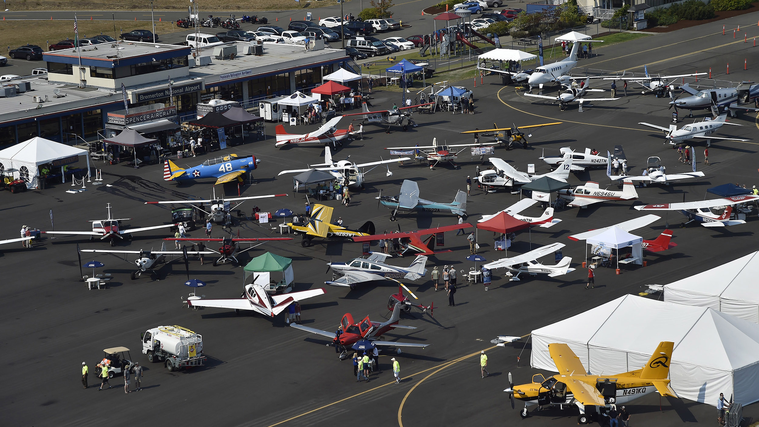 AOPA Fly-Ins feature a static display. Photo by David Tulis.