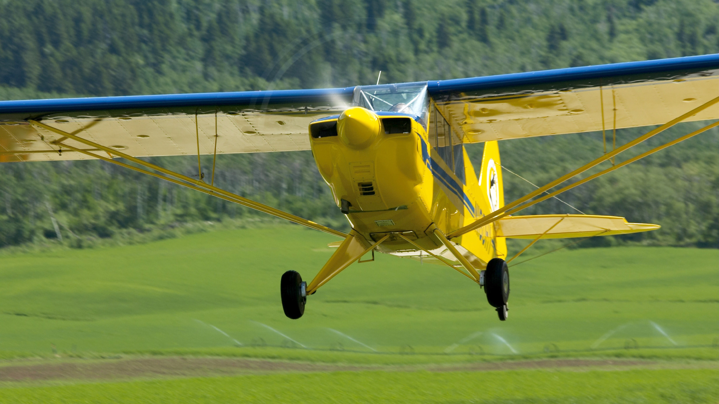Earning a tailwheel endorsement opens doors to new aviation adventures such as backcountry flying. Photo by Mike Fizer.