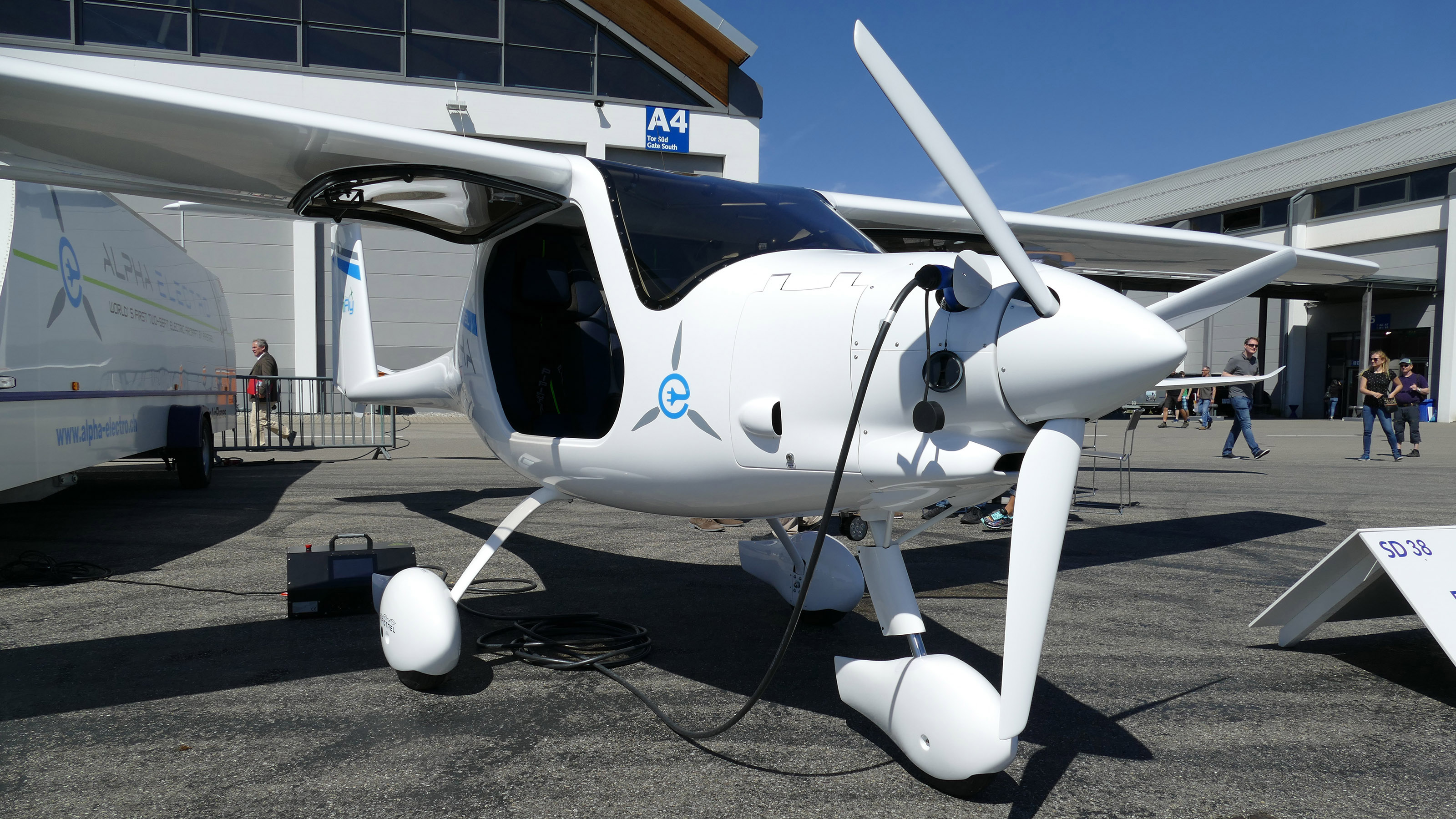The Pipistrel Alpha Electro two-seat trainer can fly for an hour on a single charge of its lithium-ion battery. Photo by Tom Horne.