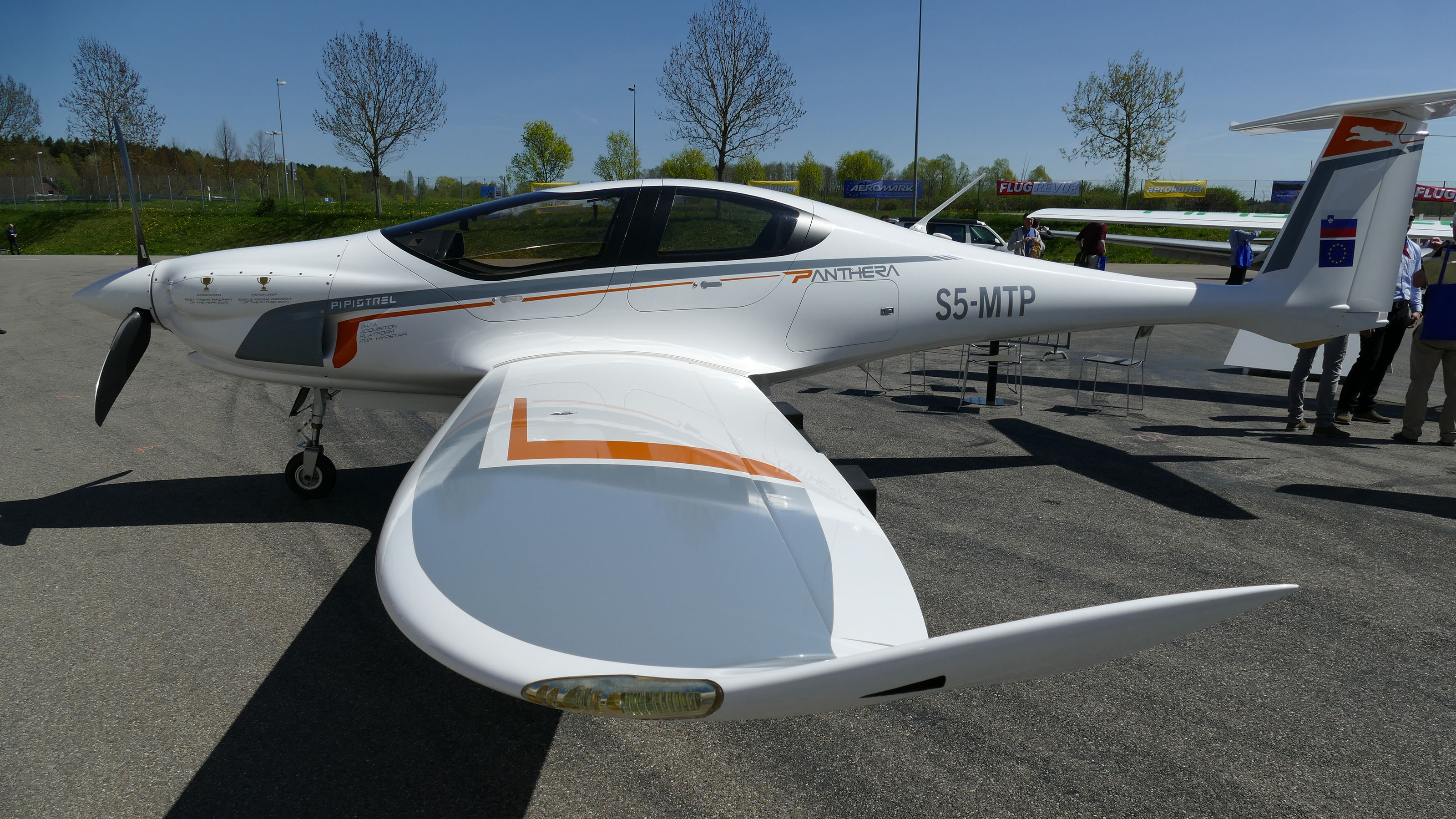 An early Pipistrel Panthera model, powered by a Lycoming IO-390 engine, is on display. Photo by Tom Horne.
