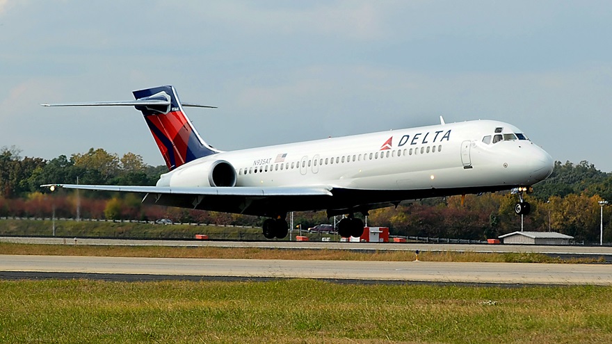 A Delta Air Lines Boeing 717 lands at Atlanta. The airline is investing in education for mechanics to ensure its fleet can be maintained well into the future. Photo courtesy of Delta.