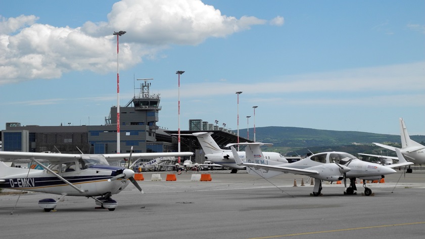 General aviation aircraft on the ramp at Thessaloniki, Greece. Photo by Tom Haines.