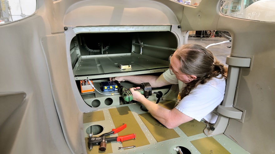 Trying to figure out the best ADS-B Out solution for your aircraft, in advance of the approaching FAA mandate? AOPA can help you find answers at upcoming 2018 AOPA Fly-Ins. Here, A&P/IA Geoff Peterson installs a universal access transceiver in a Cessna 172. Photo by Mike Collins.