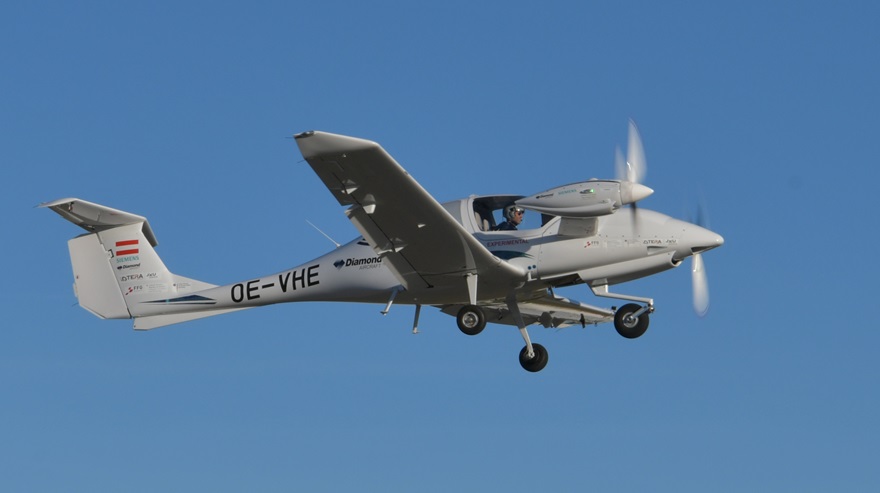A Diamond DA40 converted by Diamond Aircraft and Siemens to demonstrate and test hybrid-electric propulsion flew on Oct. 31. Photo courtesy of Diamond Aircraft.