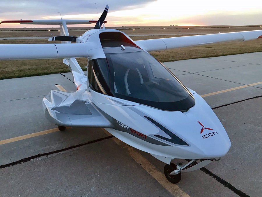 Flying the ICON A5