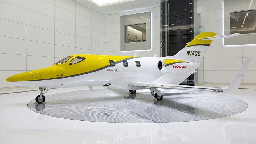 HondaJet APMG models feature performance upgrades that allow for shorter takeoff and landings, increased maximum takeoff weights, and extended range, as well as software upgrades to the Garmin G3000 avionics suite.