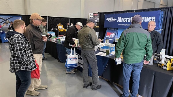 Hundreds of AOPA Aviator Showcase attendees had one-on-one time with nearly 60 exhibitors. Photo by Kollin Stagnito.