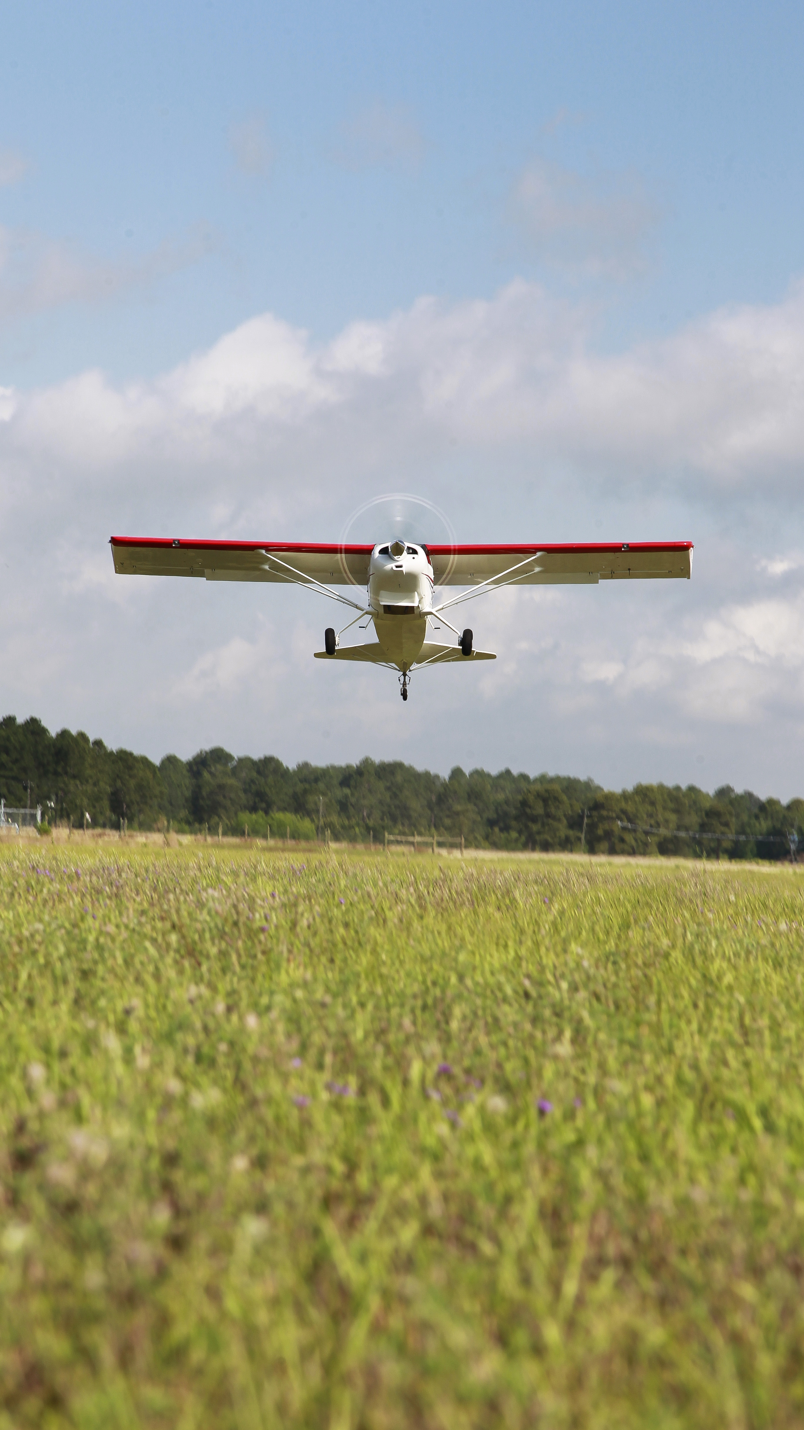 Landing on a real soft field will make you appreciate those soft field techniques even more. Photography by Chris Rose Landing on a real soft field will make you appreciate those soft field techniques even more. Photography by Chris Rose