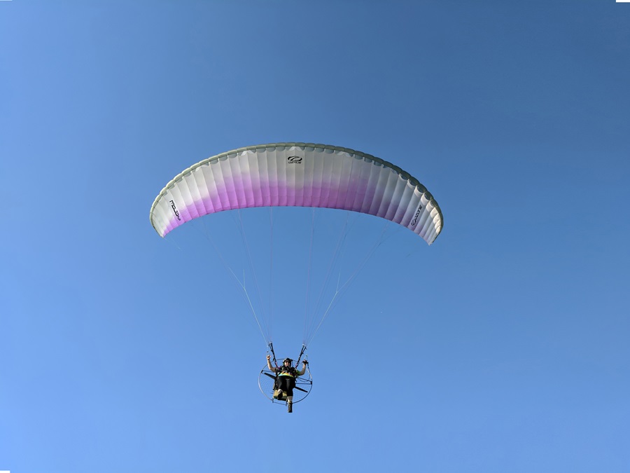 Flying powered paragliders