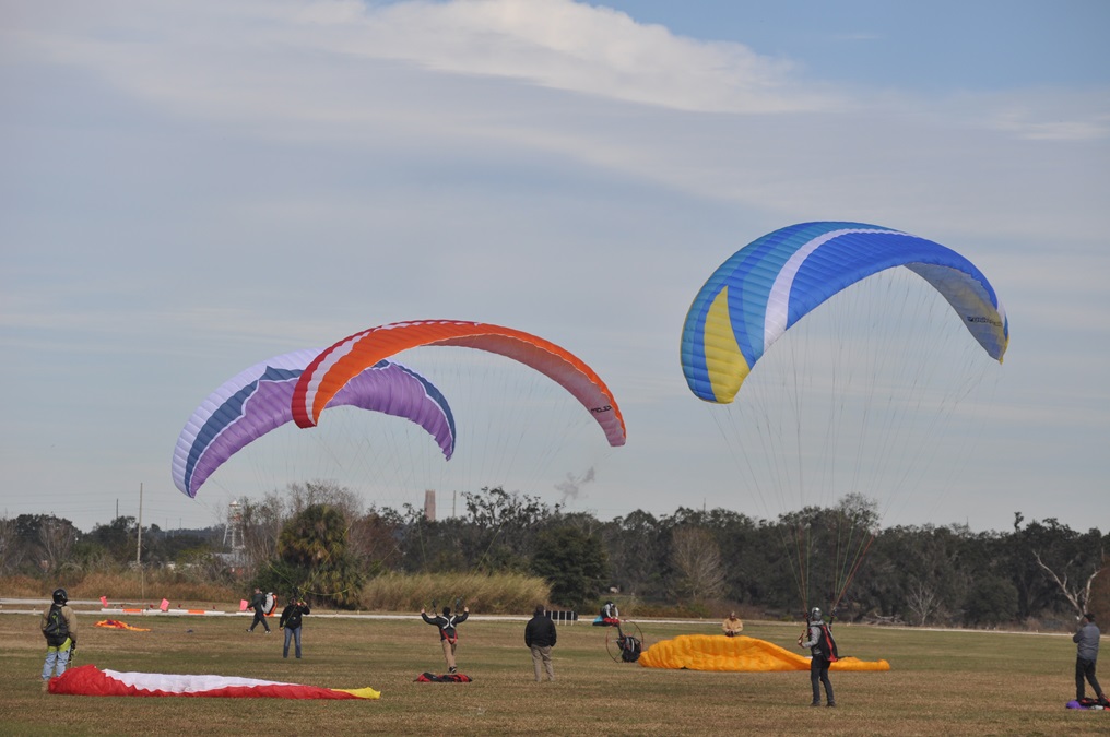 Flying powered paragliders
