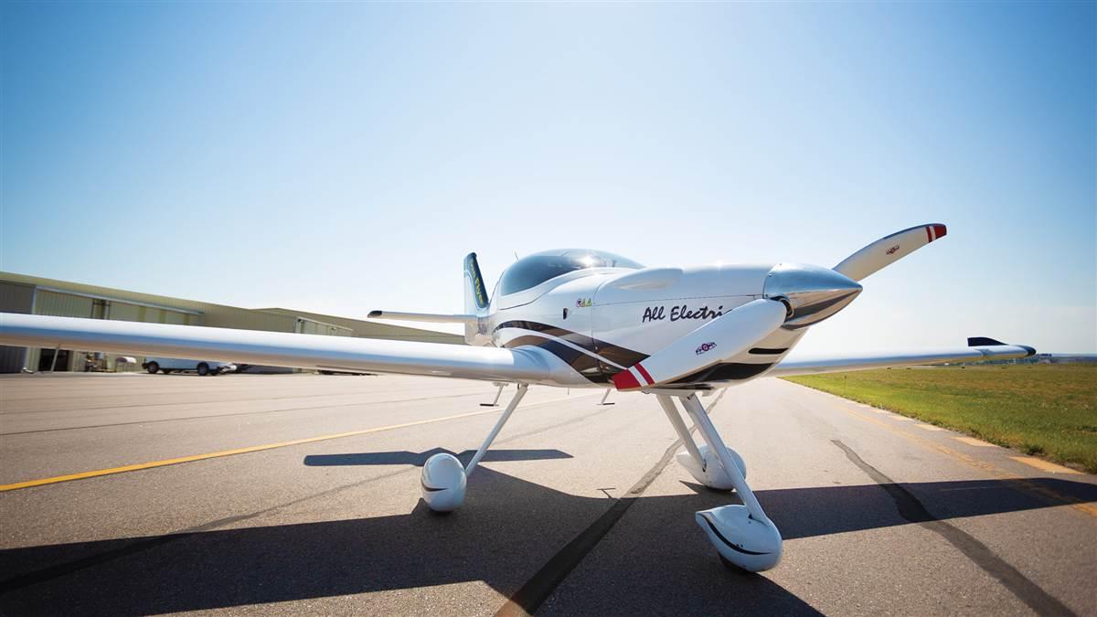 The cowling says it all: Bye Aerospace’s Sun Flyer is a two-seat, 1,900-pound maximum gross weight electric trainer currently in development.
