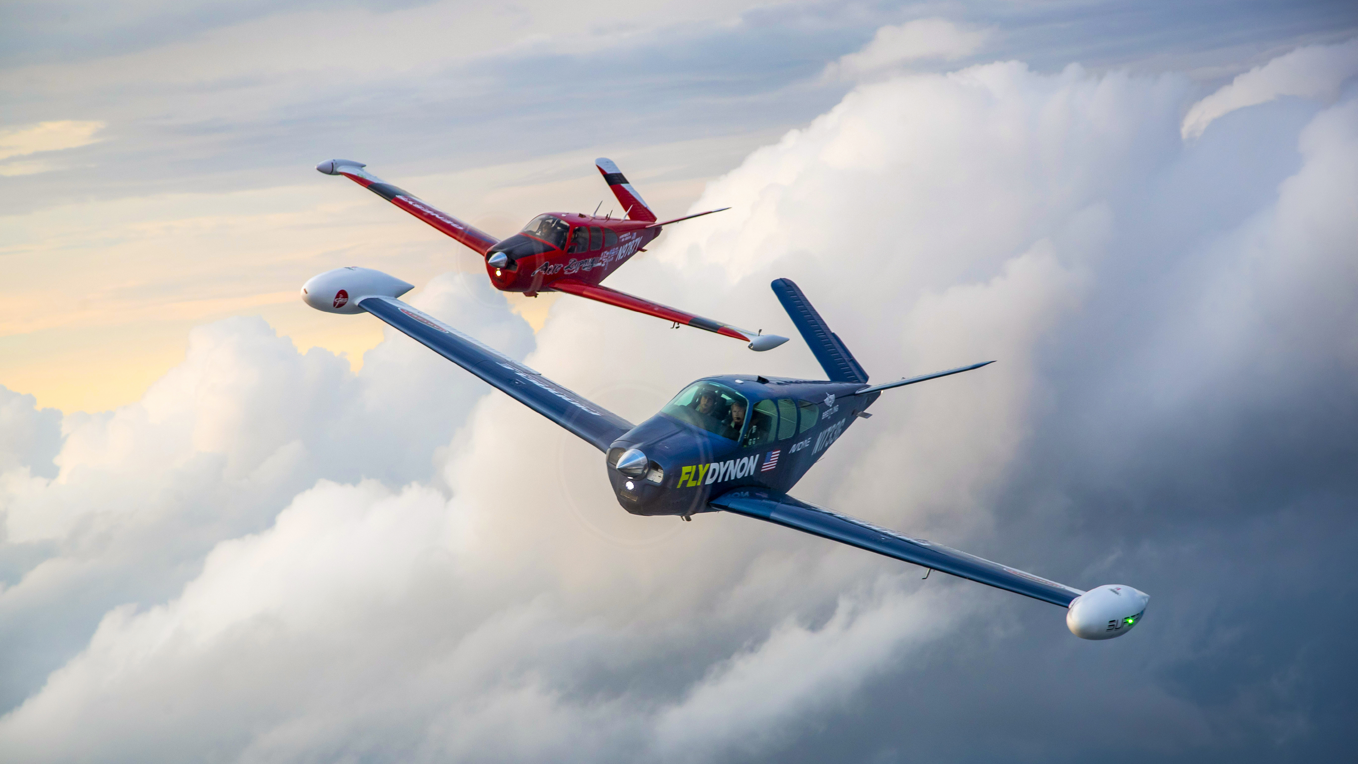 They independently chose nearly identical airplanes for the journeys with similar engines and tip tanks—but the tip tanks in Eichhorn’s airplane are larger. Both are trained engineers and enjoy delving deeply into the technical aspects of long-distance flying.