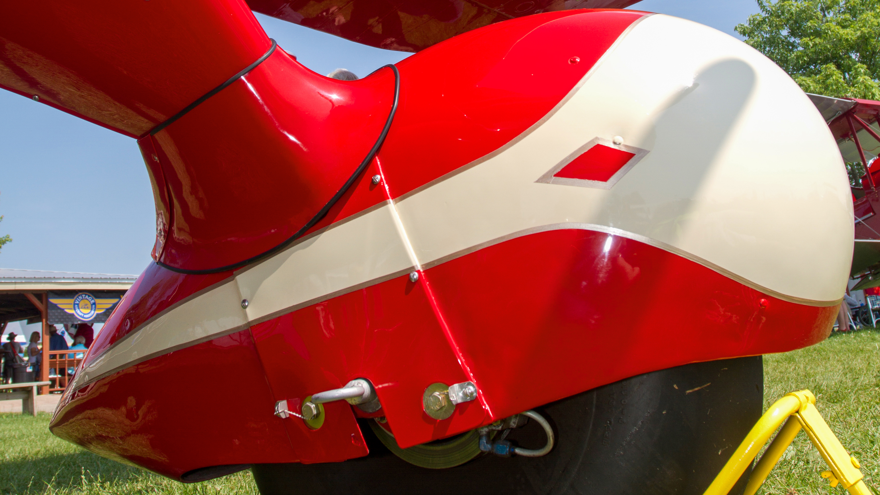 An all-metal “Barryized” wheel pant and intersection fairing.