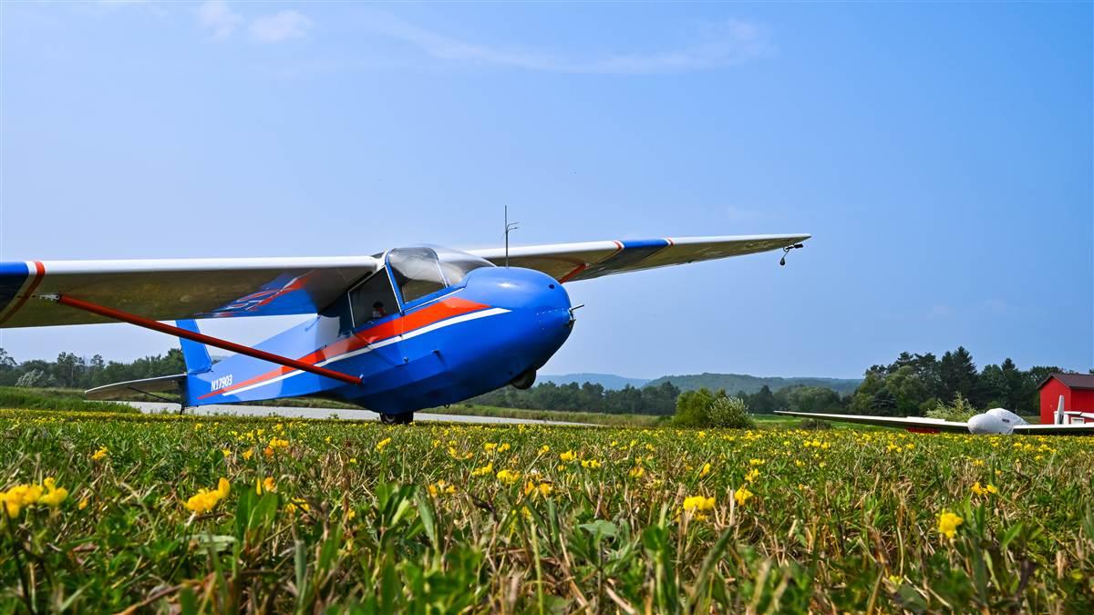 A refurbished Schweizer 2–33.