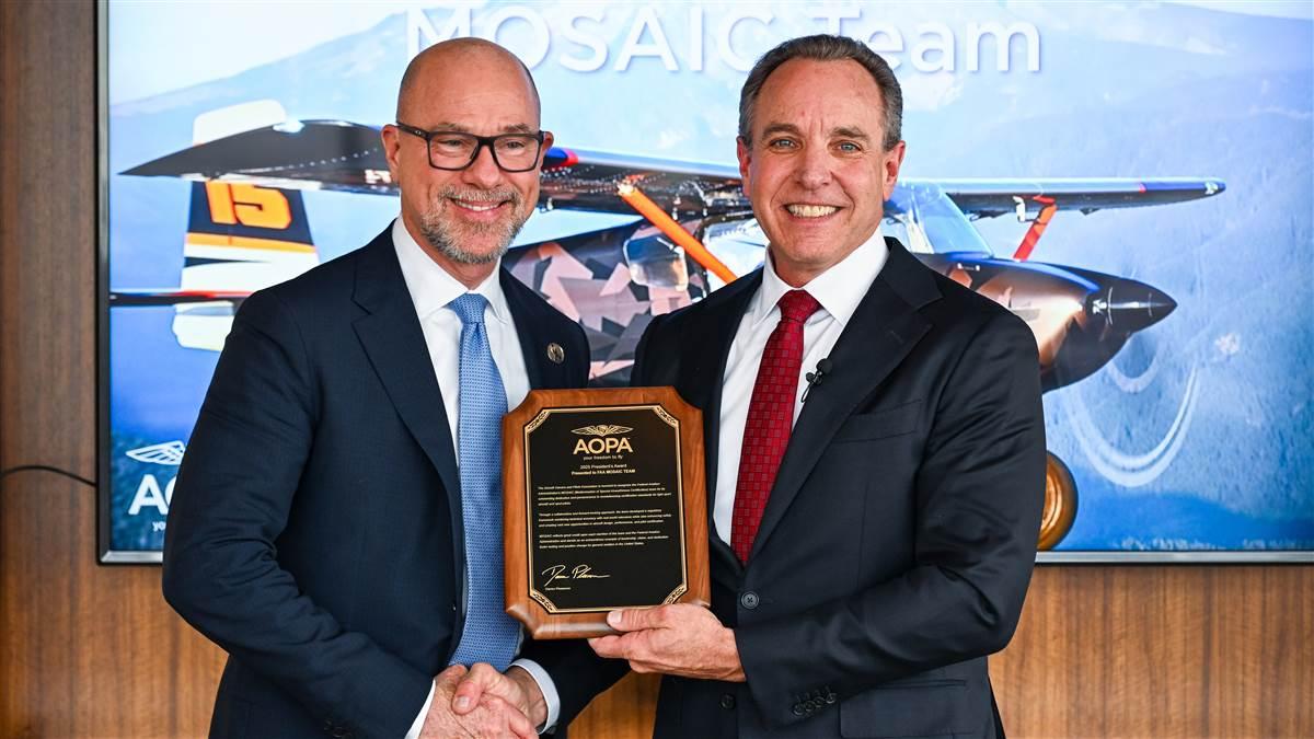 AOPA President and CEO Darren Pleasance awarded members of the FAA team who helped get the MOSAIC rule across the finish line. FAA Administrator Bryan Bedford accepted the AOPA President’s Award on behalf of his team.