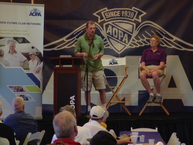 Presenters talk about the AOPA Flying Club Network April 3 at Sun 'n Fun in Lakeland, Fla.