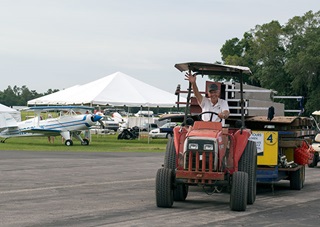 Volunteers and staff warmly welcomed the vendors, pilots and exhibitors arriving for Sun ‘n Fun.