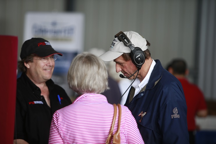 Pilots and aircraft owners can talk to many aviation companies at the AOPA Aviator Showcases in Manassas, Virginia, and Fort Worth, Texas.