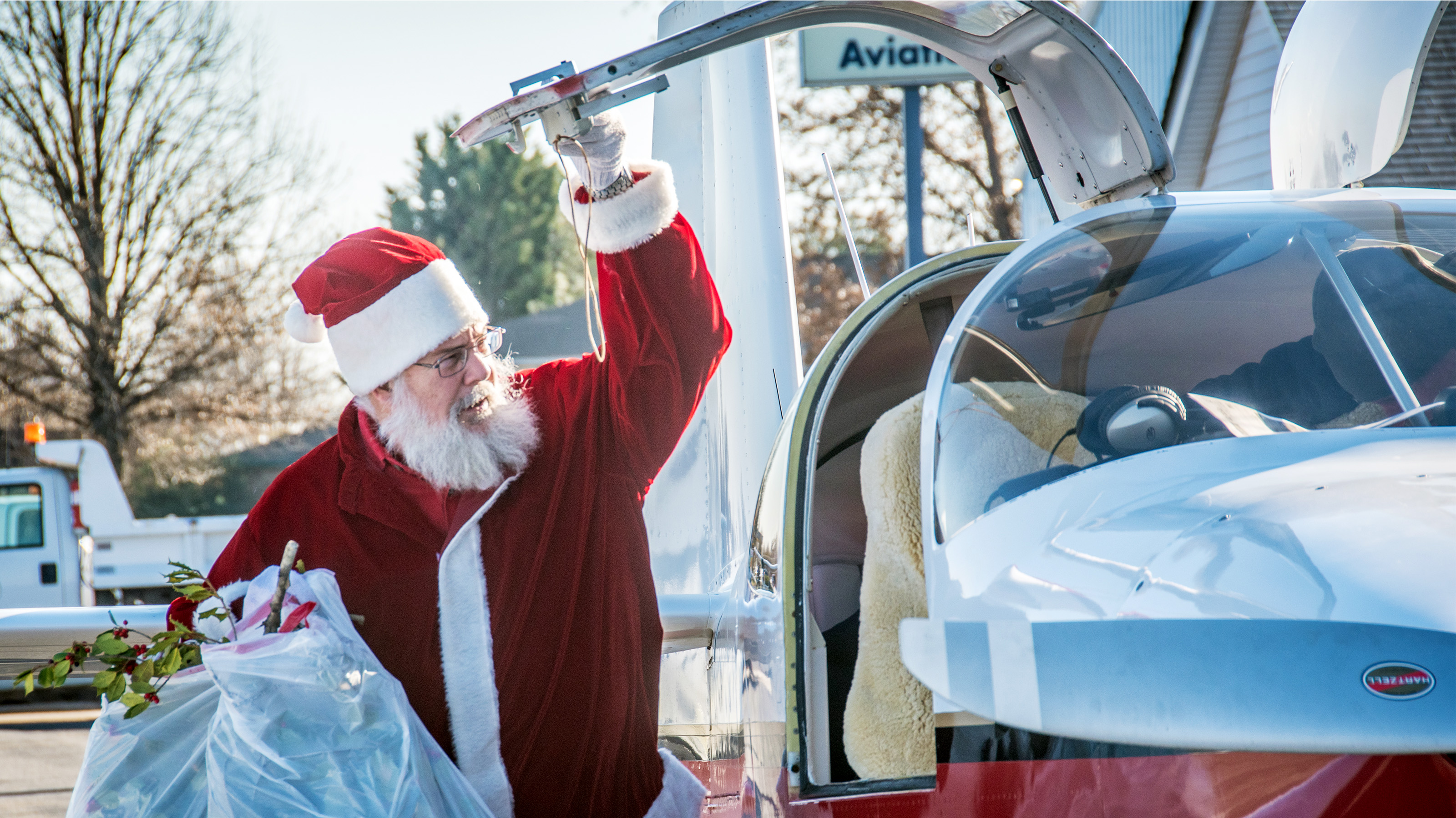 Whipping Santa: Klausjagen Festival – PILOT GUIDES