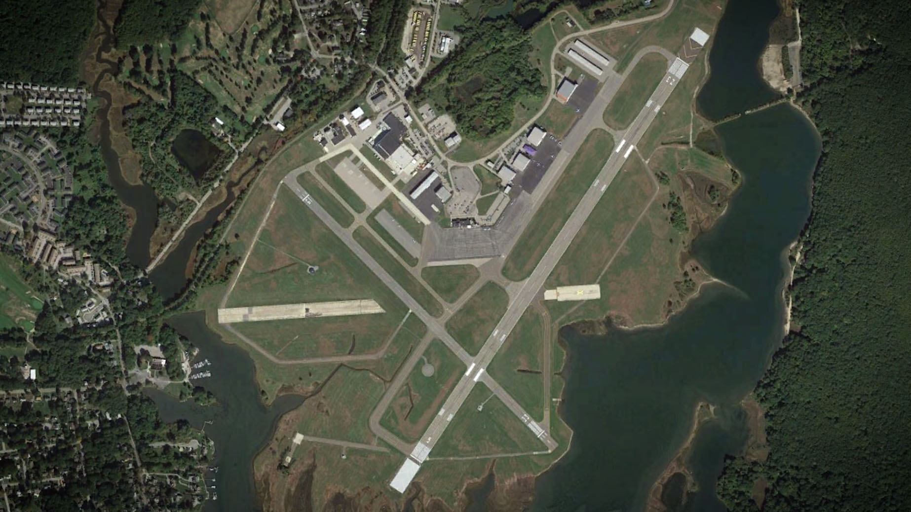 Connecticut's Groton-New London Airport is the site of the third AOPA Fly-In of 2017, presented by Columbia Aircraft Sales.