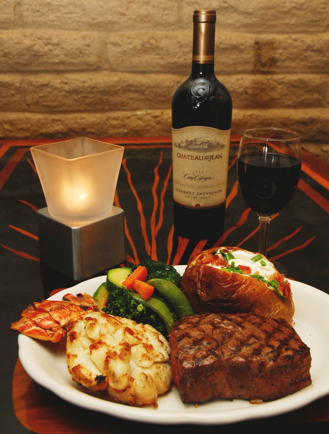Surf & Turf at Los Arcos, a T or C institution for over 20 years (and owned by a pilot). Photo courtesy Bob Middleton.