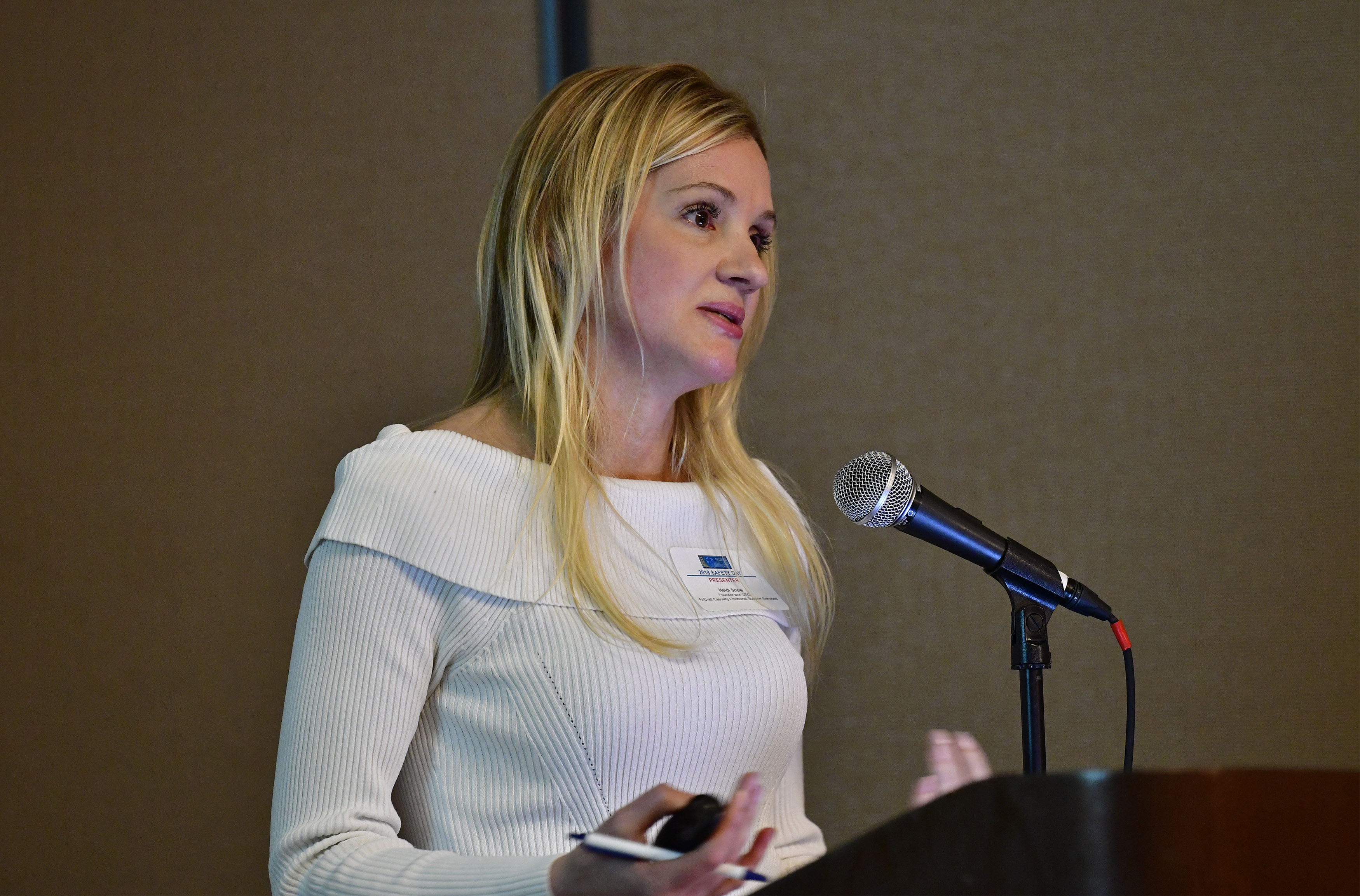 Heidi Snow founded the nonprofit AirCraft Casualty Emotional Support Services to assist loved ones coping with the grief of an aircraft accident after her fiancee was killed in the 1996 crash of TWA Flight 800. Snow spoke at a California business aviation association safety seminar. Photo by David Tulis.