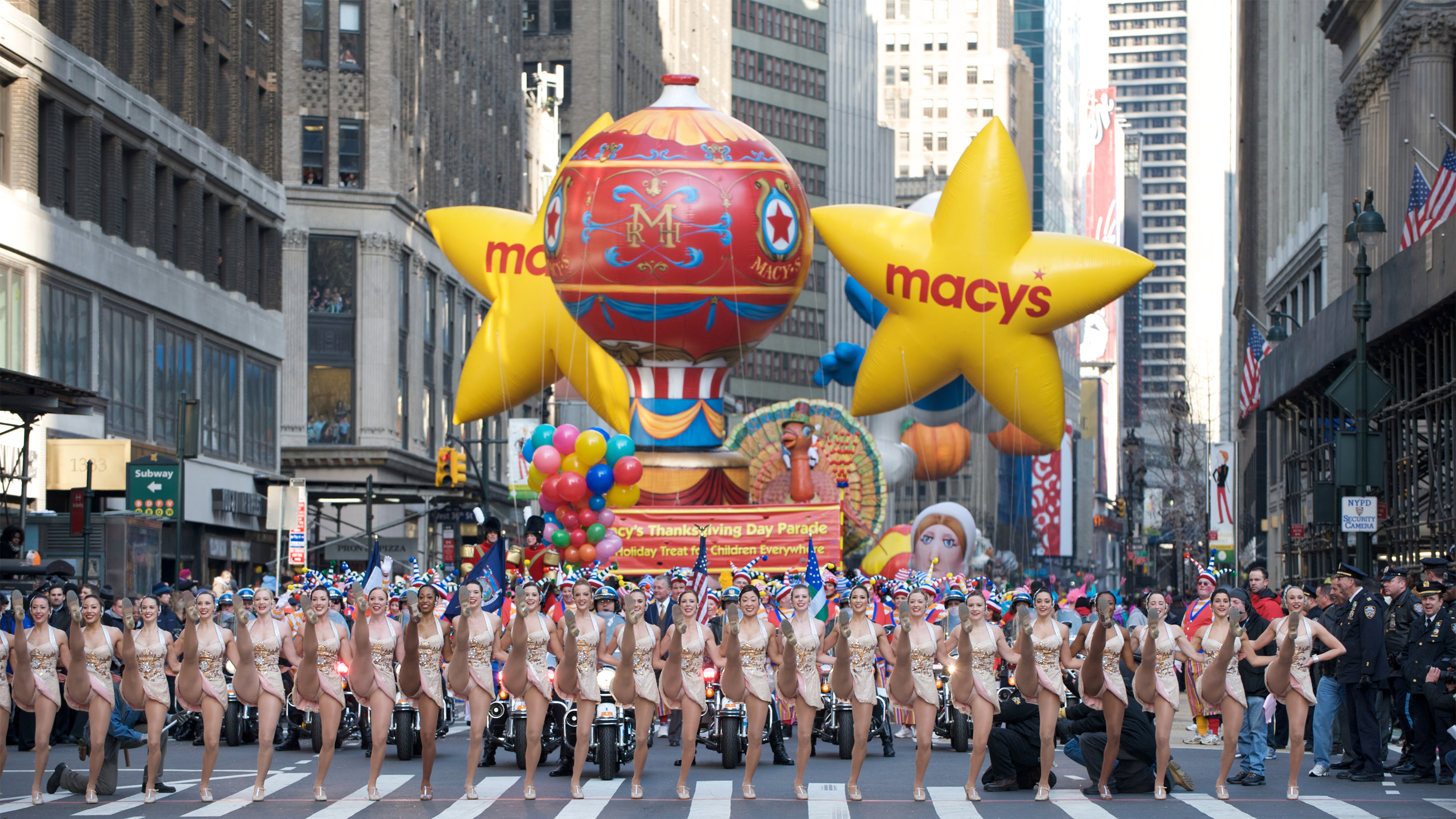 Macy's Thanksgiving Day Parade - AOPA