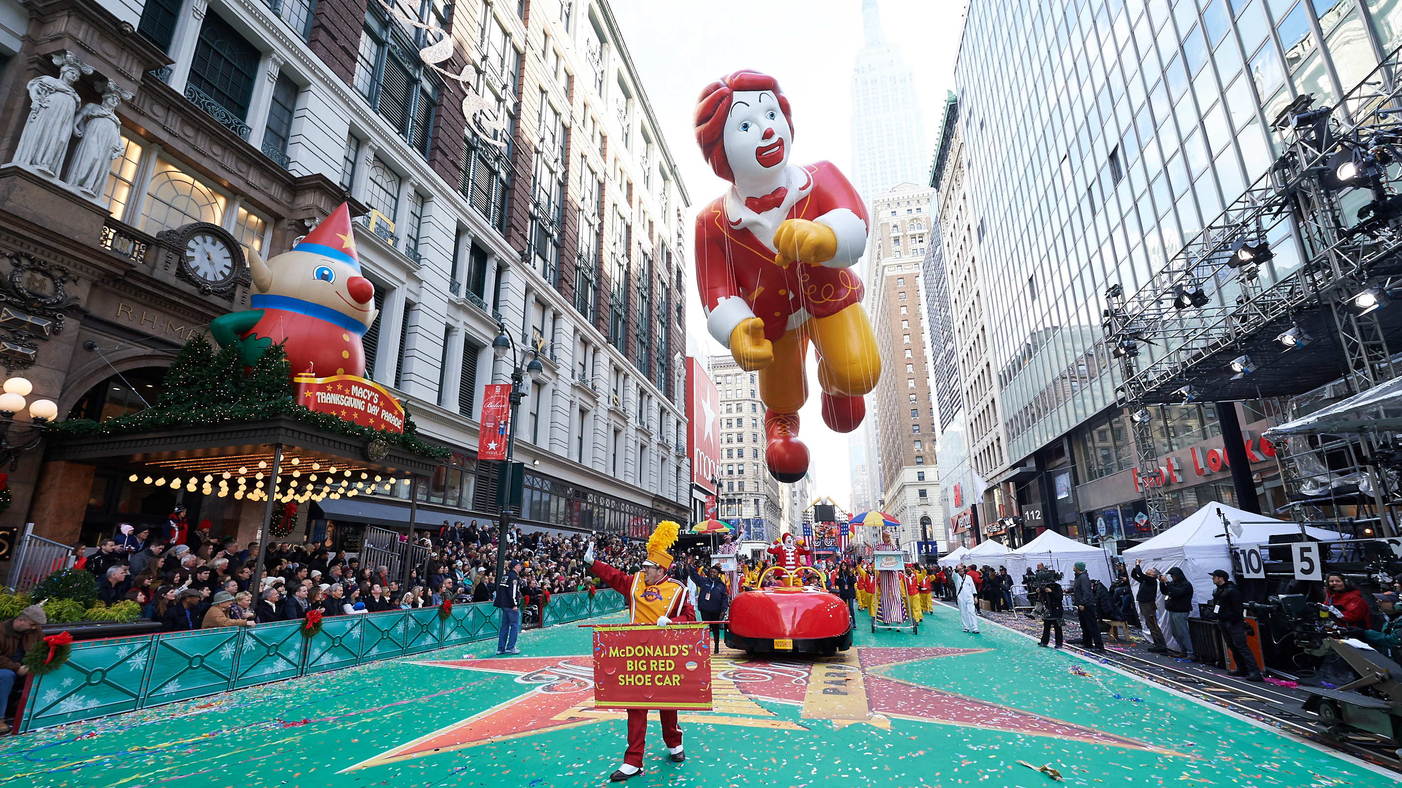 Macy's Thanksgiving Day Parade - AOPA