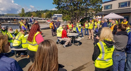 More than 60 volunteers participate at Kenmore Air Harbor during an earthquake disaster drill that relied on general aviation land-based aircraft and seaplanes for supplies and patient transportation. Photo courtesy of Tara Terry.