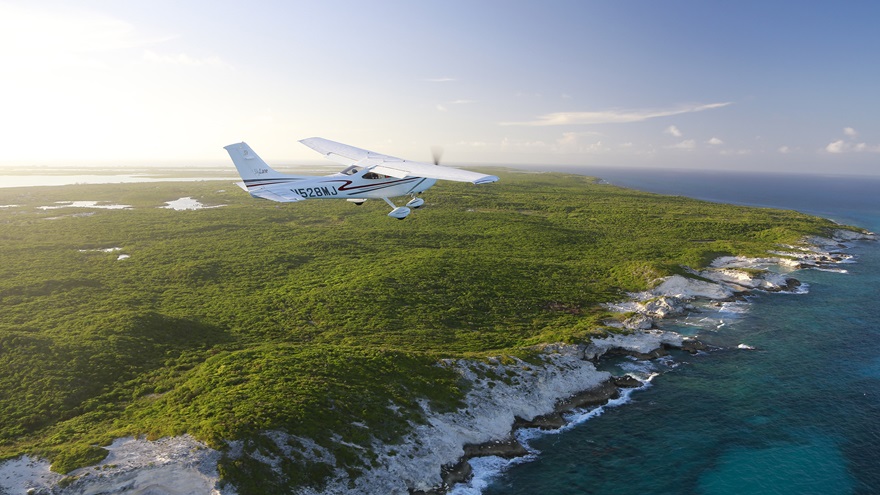 If you plan to island hop, make sure you do so during the day if you want to fly under VFR. Flying at night in the Bahamas requires pilots to be on an IFR flight plan.