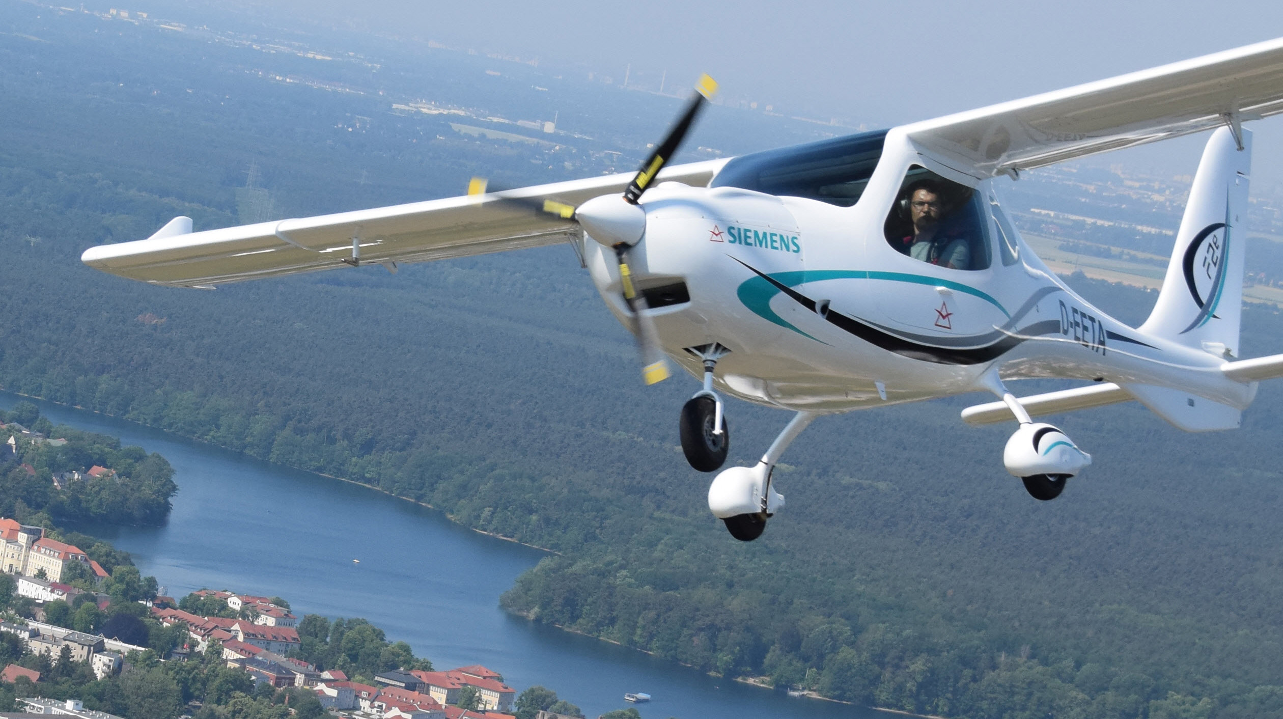 The electric F2e from Flight Design will have two seats, and the same airframe as the four-seat F4 and two-seat F2 models, though it will not be able to qualify as a light sport aircraft because current regulations do not allow for electric LSAs. Photo courtesy of Flight Design.