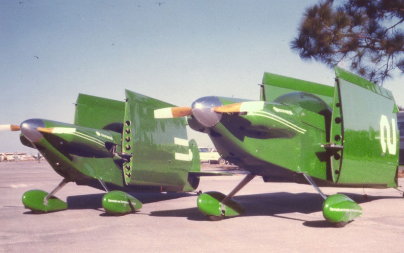 Wings that can be folded and unfolded by one person allow Sonerai airplanes to be towed on the main wheels, or loaded on a trailer for longer trips over roads. Photo courtesy of Sonex Aircraft. 
