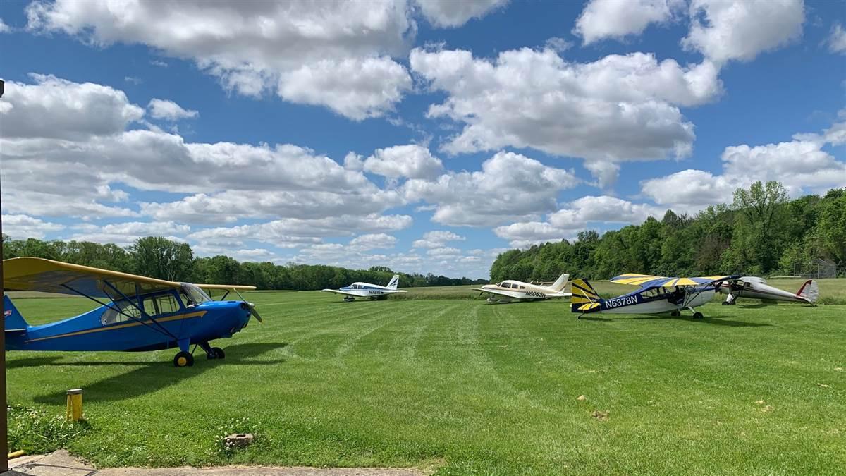 Pilots fight to keep Indiana airport open - AOPA