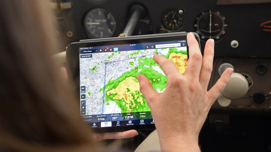 AOPA wants to know the aviation weather sources you use for briefings and the kinds of meteorological data you rely on the most. Photo by David Tulis.