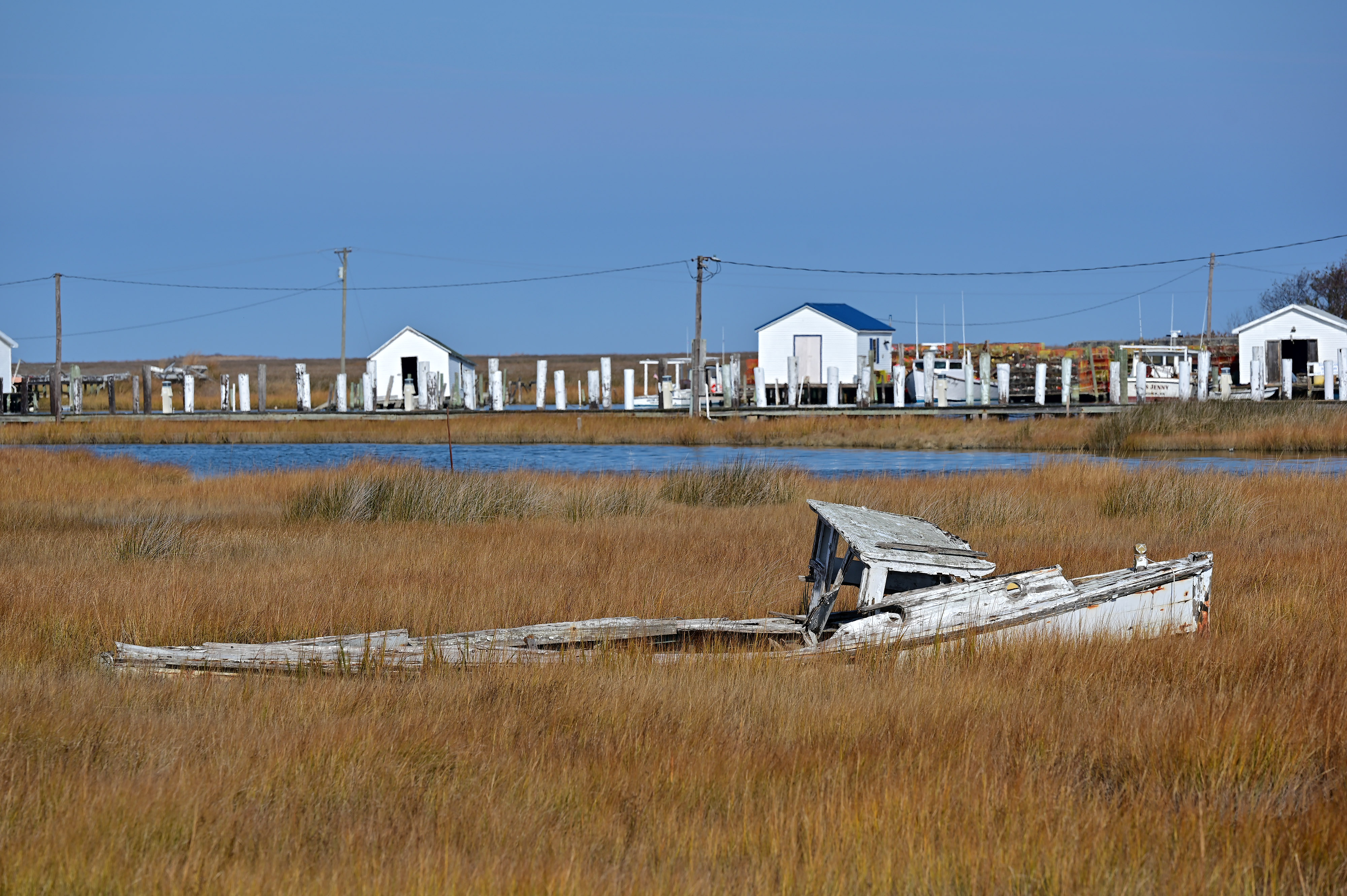 Tangier Island, Virginia, is a tiny fishing village of 400 in the Chesapeake Bay. Pilots have been delivering holiday presents, holly branches for decorations, and other supplies for more than 50 years. Photo by David Tulis.                                                               