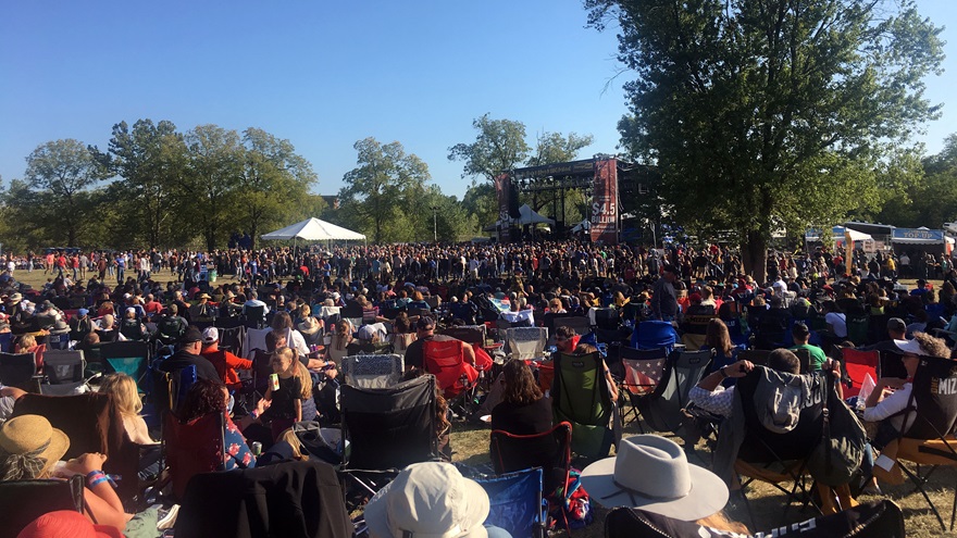 Roots N Blues uses two stages in a city park within walking distance of downtown Columbia, Missouri. Photo by MeLinda Schnyder.
