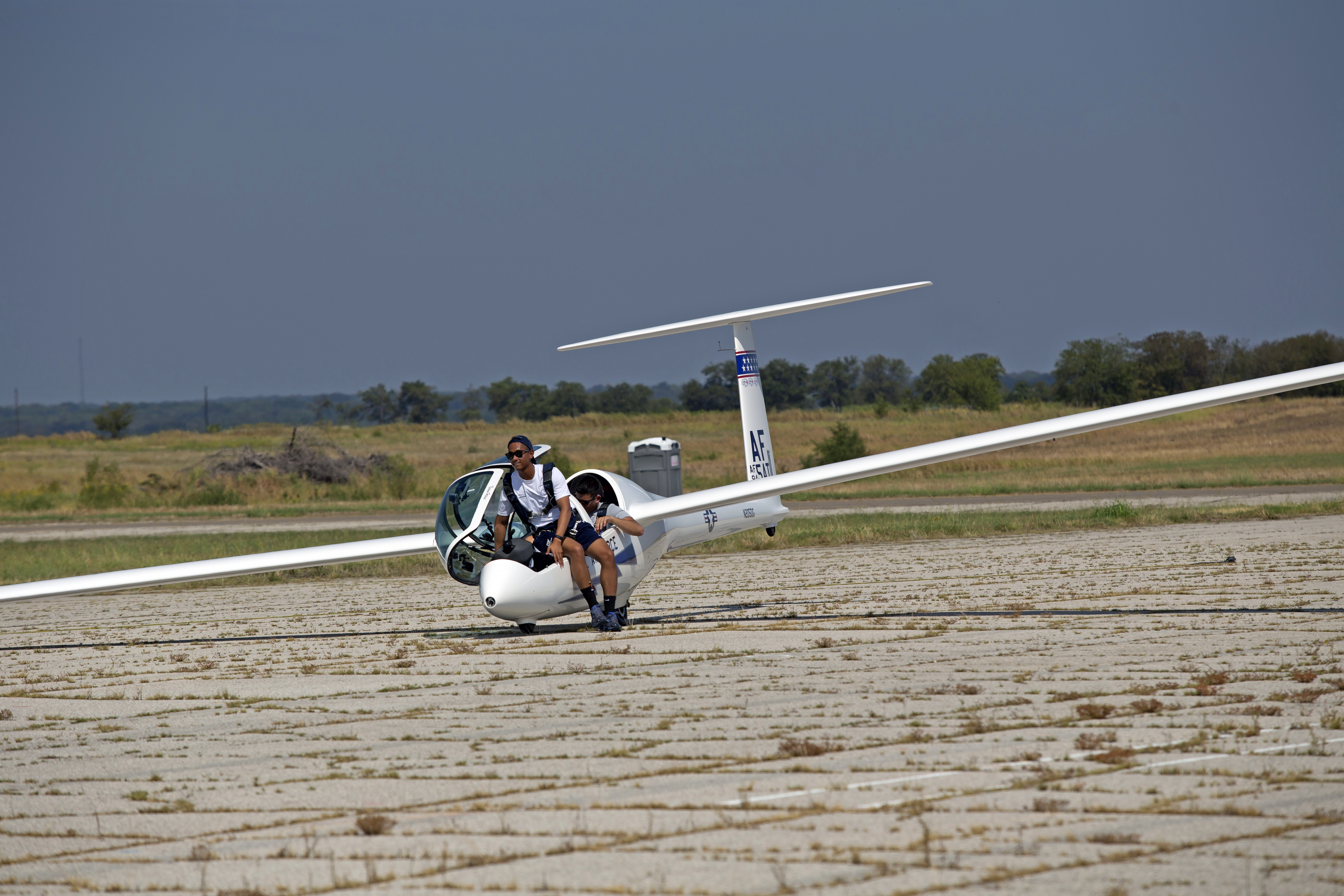 AOPA welcomed the FAA decision to direct glider pilots to squawk 1202 regardless of whether they are communicating with air traffic control, starting in November.