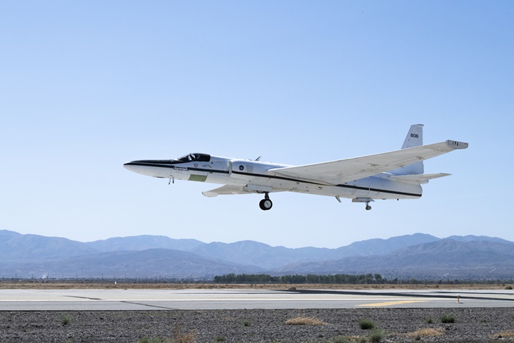 NASA's ER-2 No. 806 returned to flying high-altitude on April 7, following three years of heavy maintenance. NASA Armstrong operates two ER-2 aircraft to collect information about Earth resources, celestial observations, atmospheric chemistry and dynamics, and oceanic processes. Photo courtesy of NASA. 