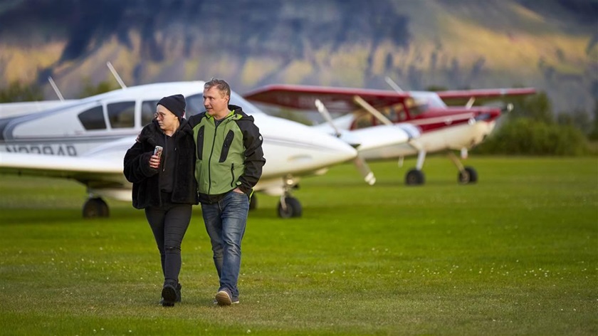 AOPA Iceland president Haraldur Diego and his daughter took part in a 2017 fly-in that Editor at Large Tom Horne covered for <em>AOPA Pilot</em>. 