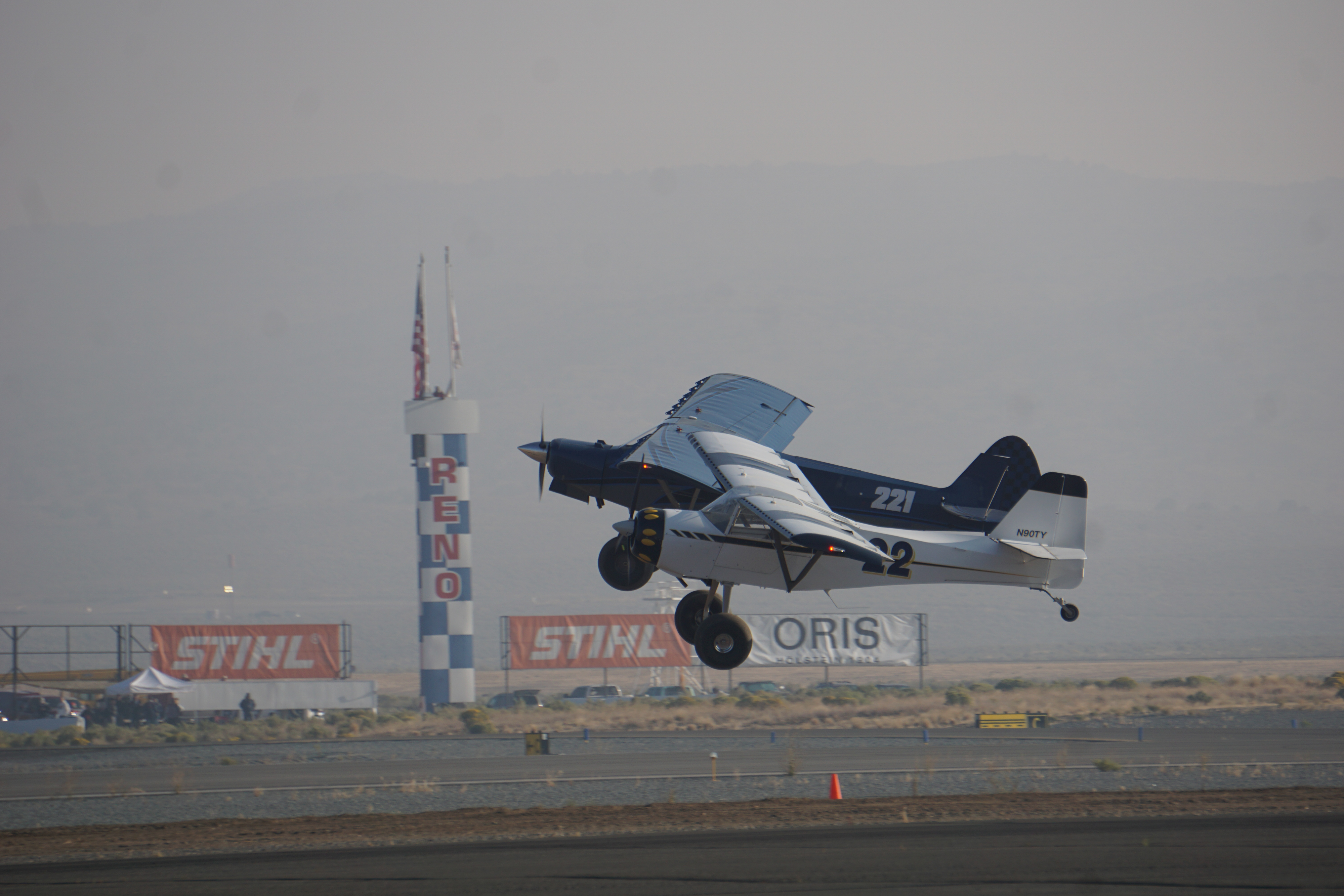 STOL Drag competitors race toward the finish line of the AOPA-sponsored event held during race week. Photo by Cayla McLeod Hunt.
