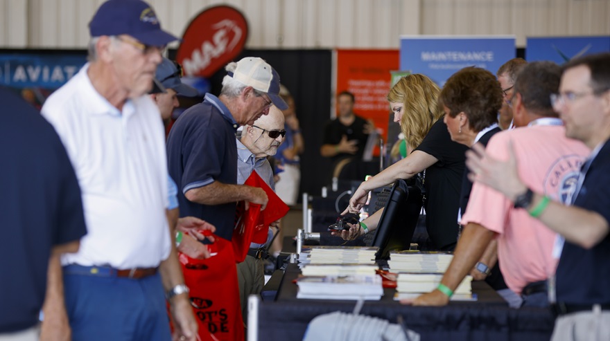 Pilots peruse the offerings at an AOPA showcase event in 2021. Photo by Chris Rose.