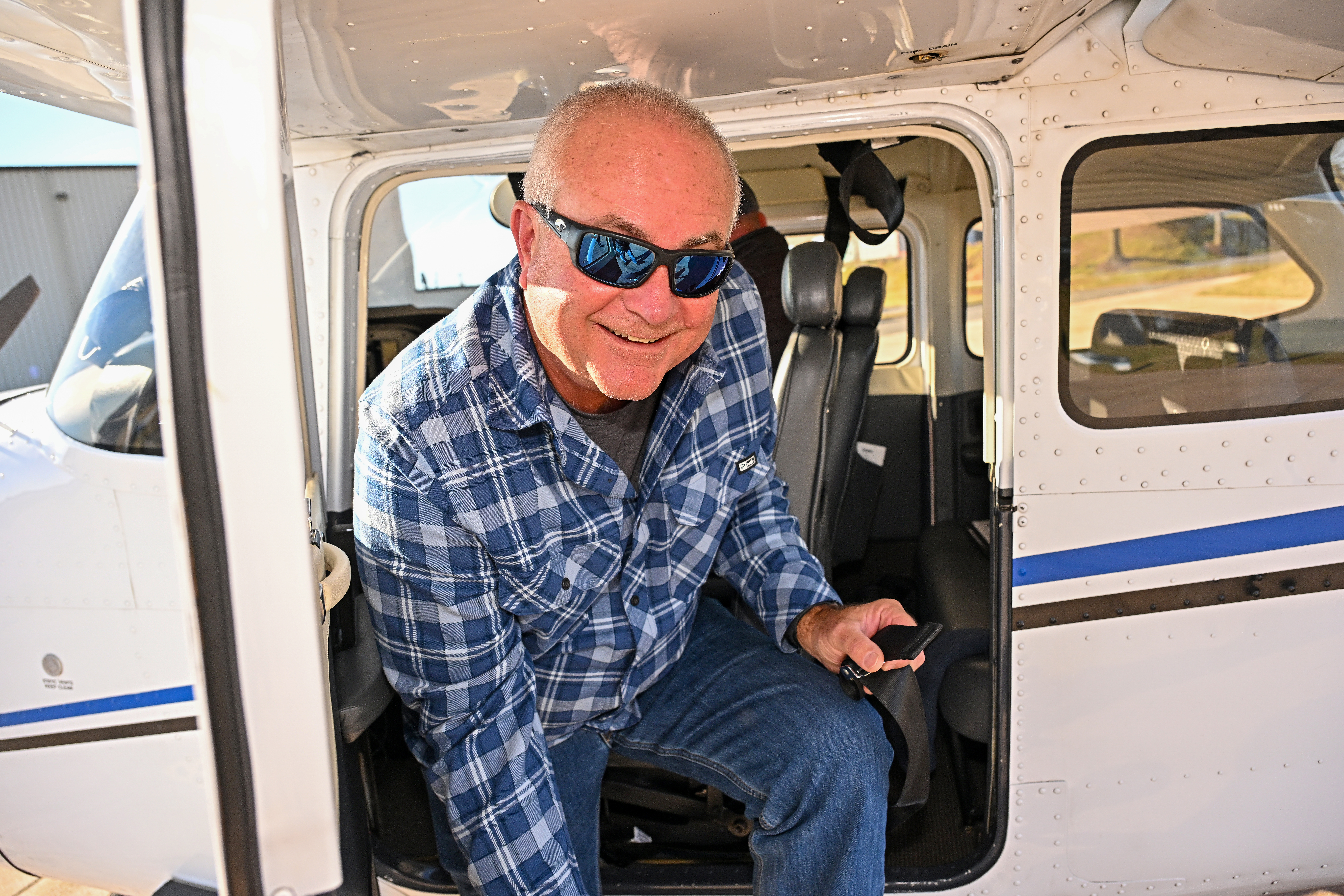 High school educator George Anderson participates in a discovery flight with CFI Dave Hirschman. Photo by David Tulis.