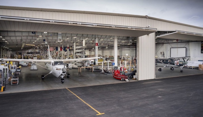 Parallel production lines for the final assembly of Kodiak aircraft are now operational at Daher’s Sandpoint, Idaho, production facility. Kodiak 900s are completed on the left, with Kodiak 100s completed in a ‘mirrored‘ process. Photo courtesy of Daher.