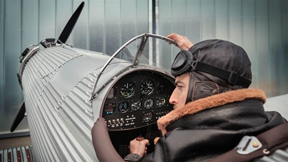 Analog gauges and the two-piece windscreen round out the faithful redisign. Photo courtesy of Junkers.